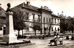 KARCAG Kossuth tér