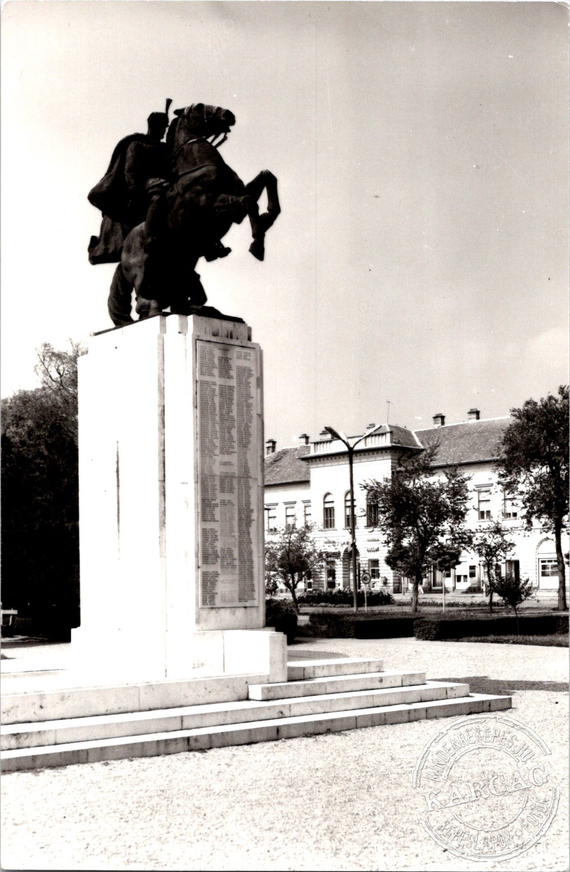 Karcag. I. világháborús emlékmű (Gáldi Gyula: 1908)