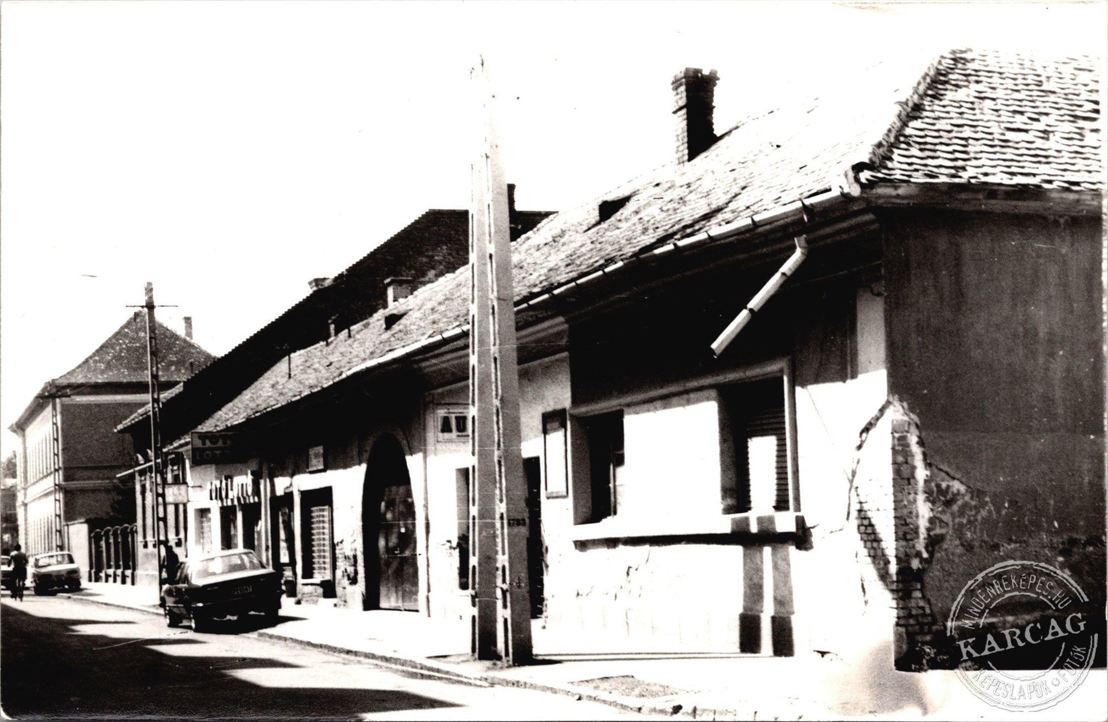 Bontásra várva