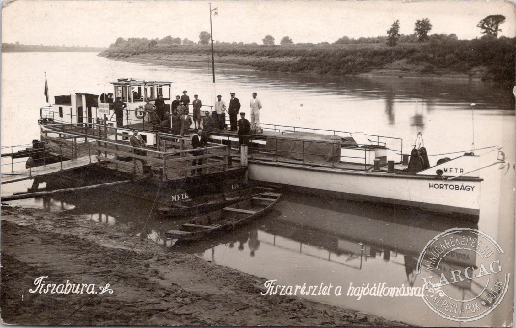 Tiszabura. Tiszarészlet a hajóállomással.