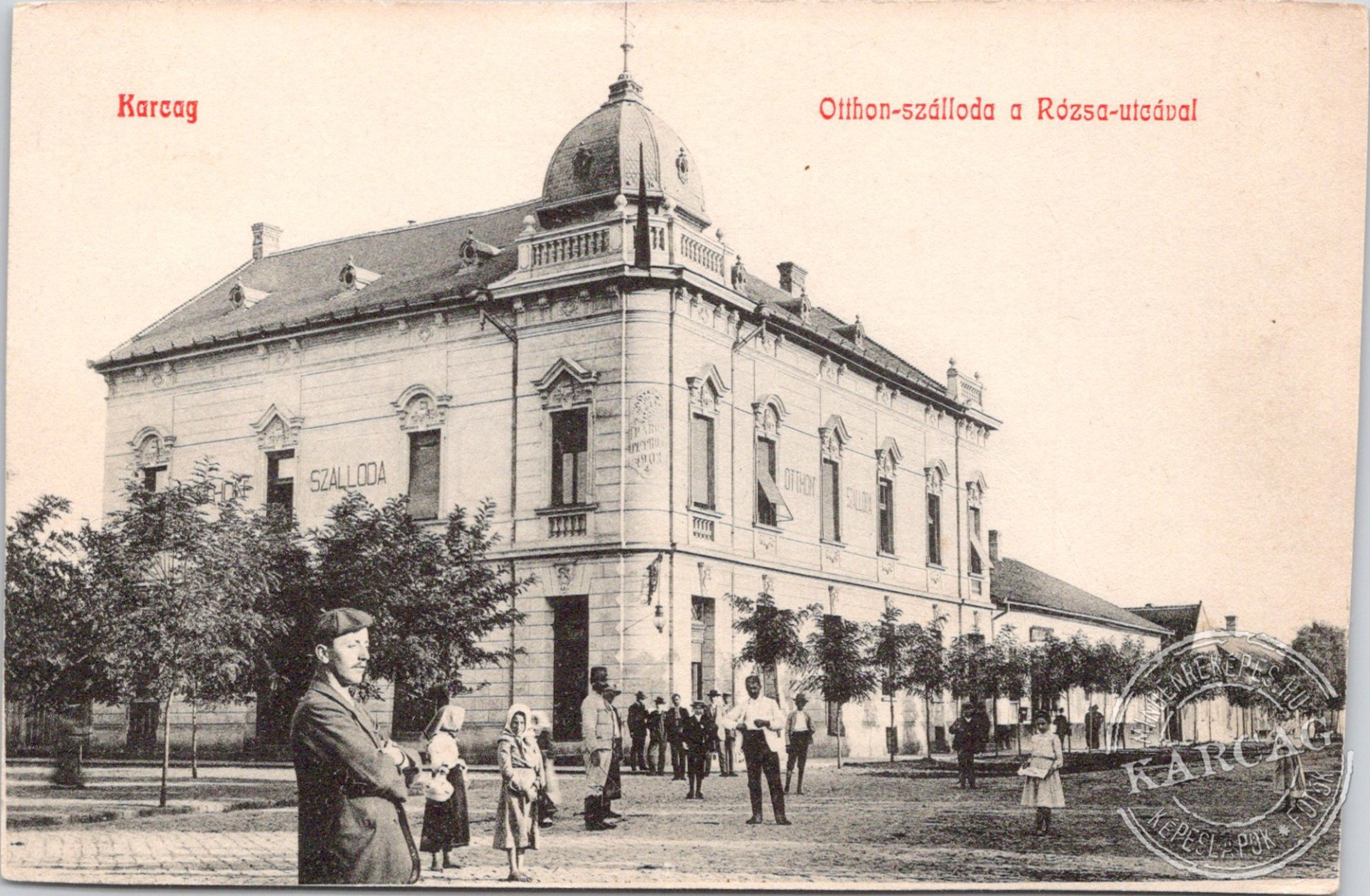 Karcag     Otthon-szálloda a Rózsa-utcával