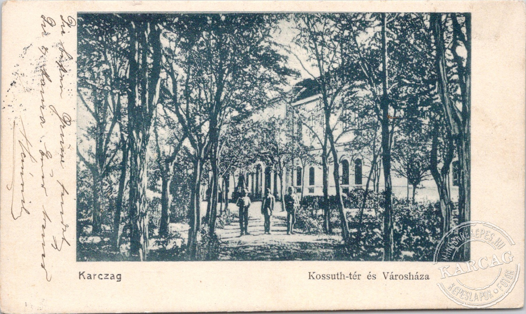Karczag Kossuth-tér és városháza.