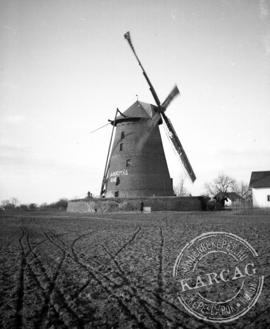Motor is darál