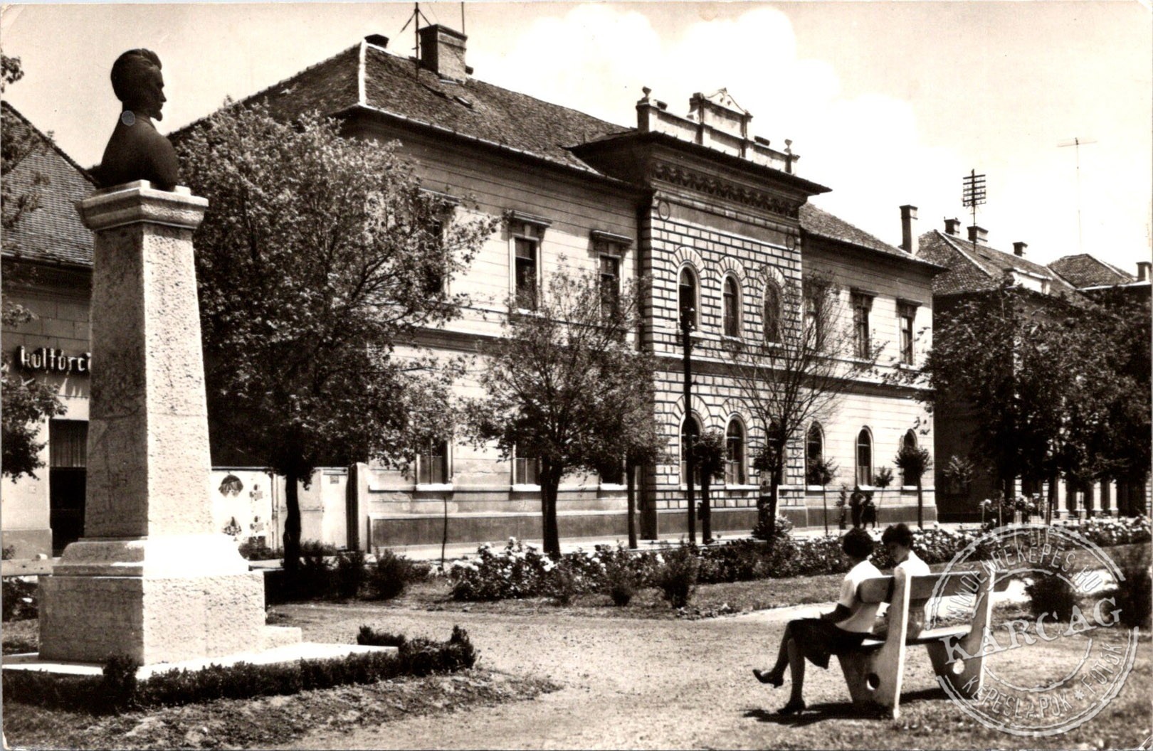 KARCAG Kossuth tér
