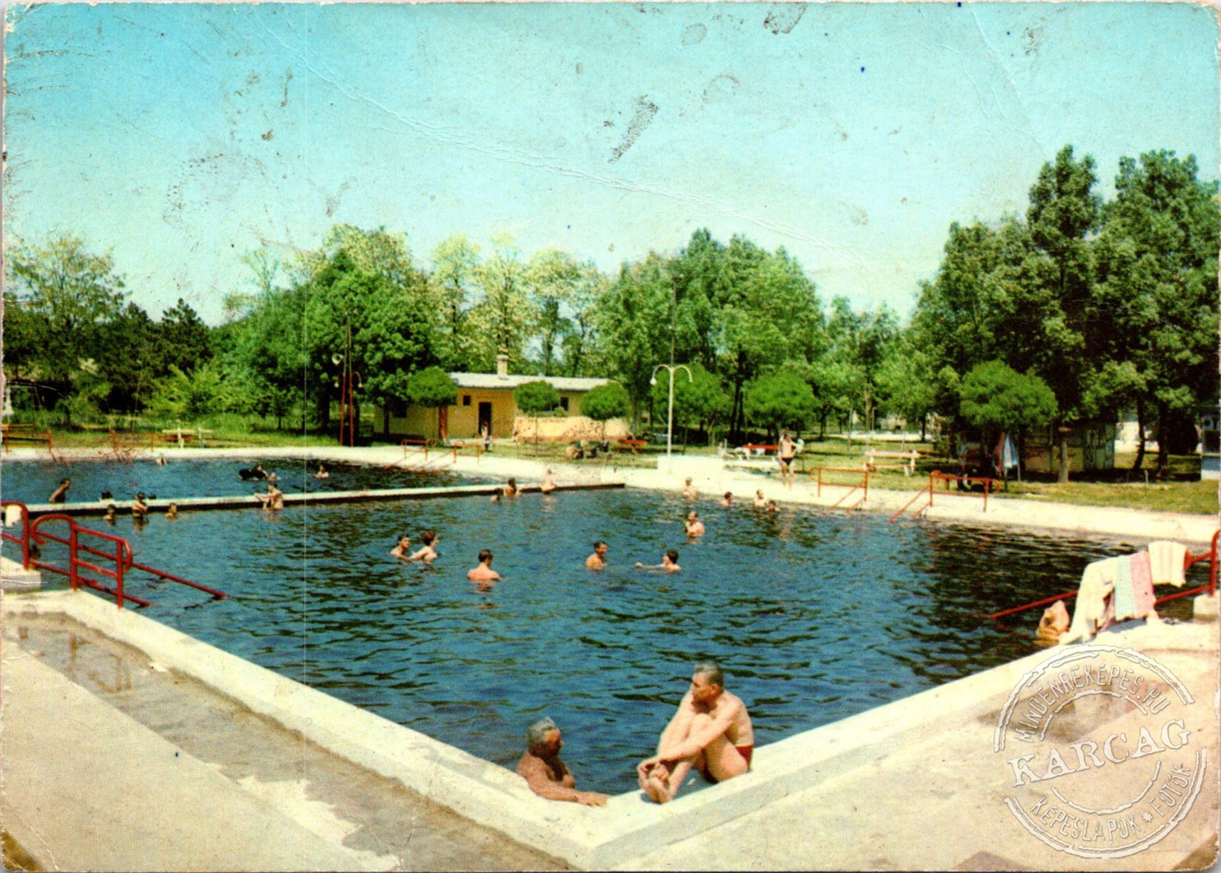 BEREKFÜRDŐ. Strand
