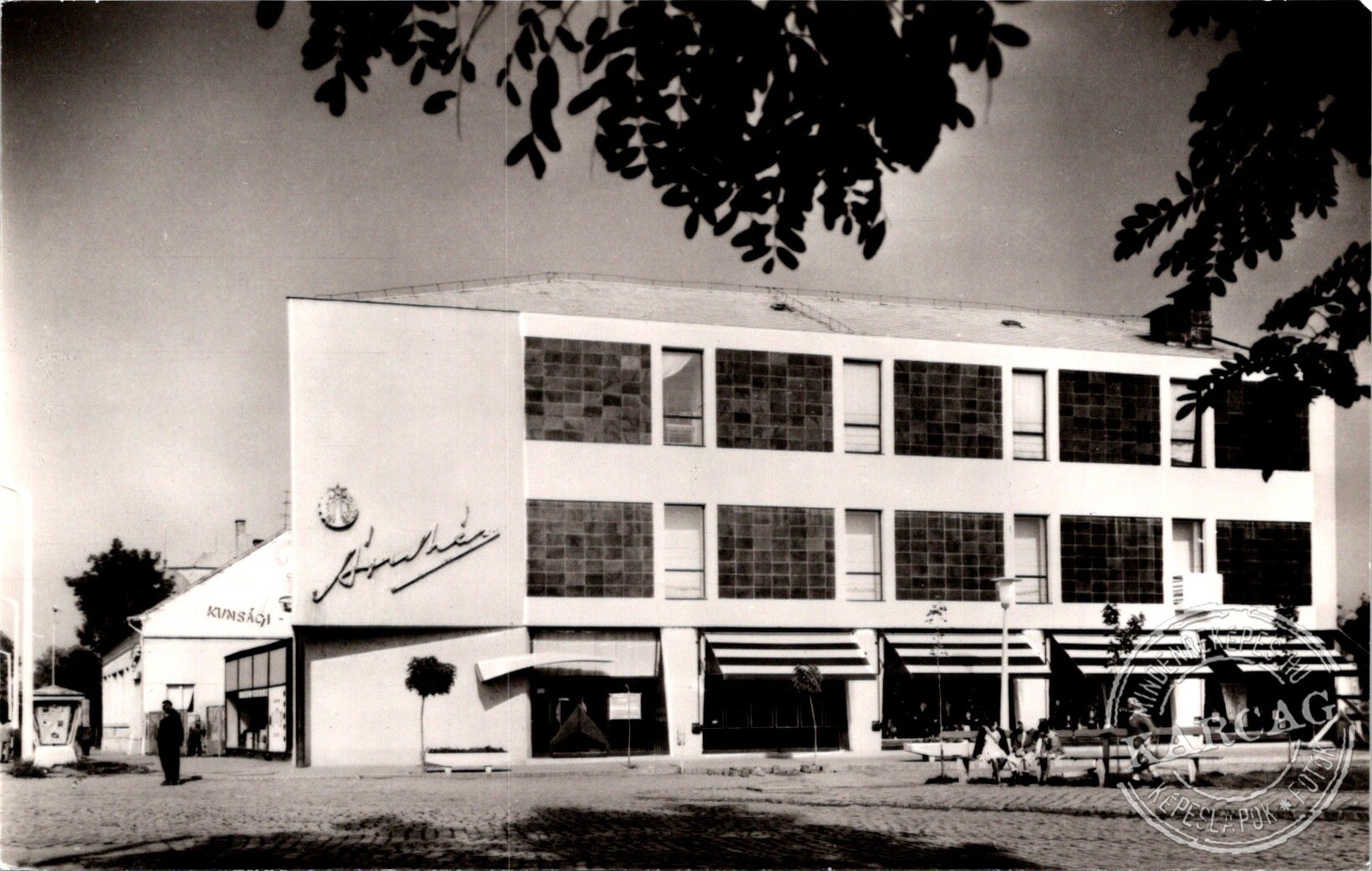 KARCAG FMSZ Áruház