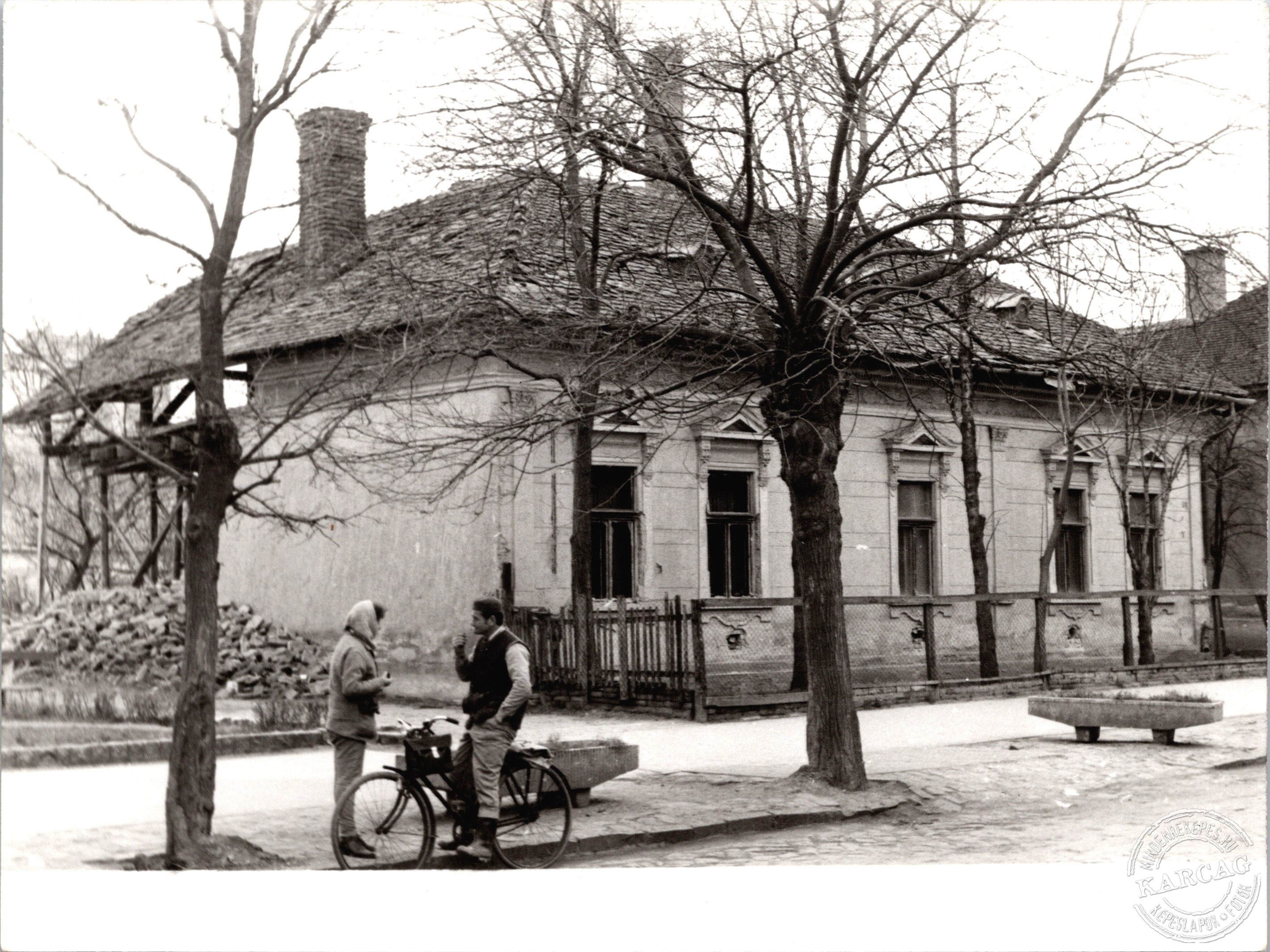 Lebontásra várva